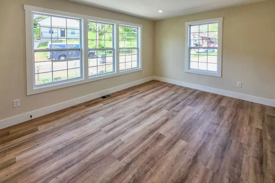 1422 Nolan Ave - View 2