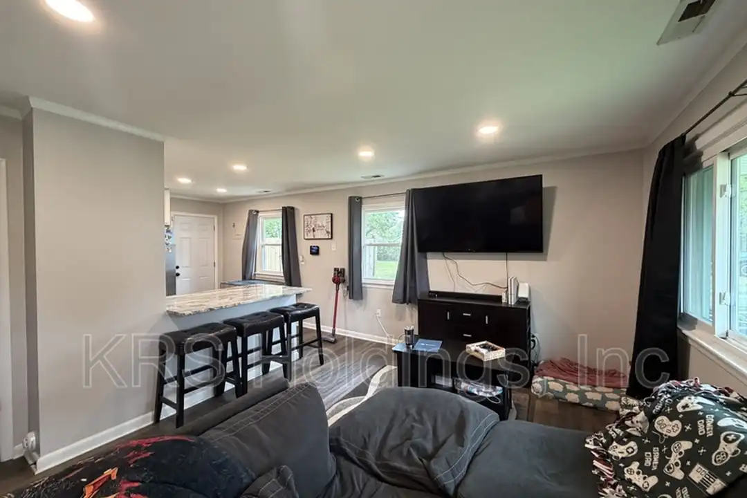 1474 Morgan Dr - View 2
