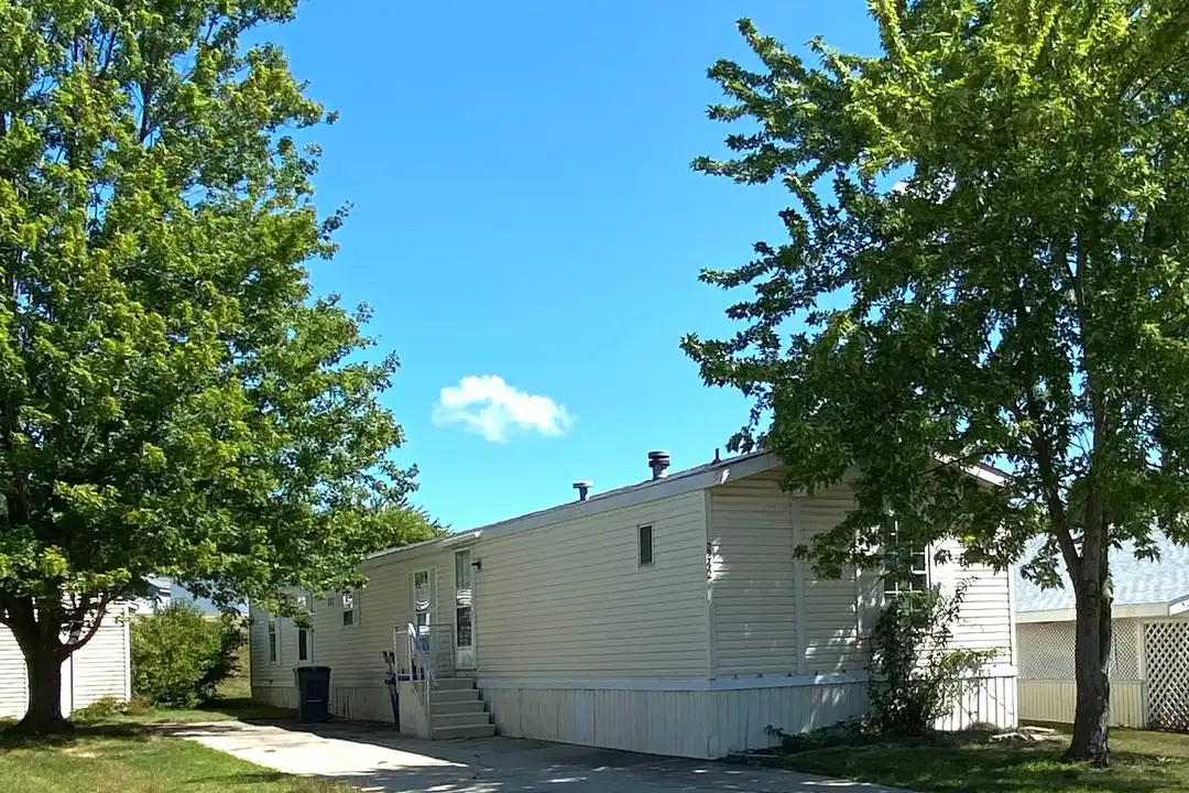 2242 S Sheeran Dr unit #572 – photo 1 of 10