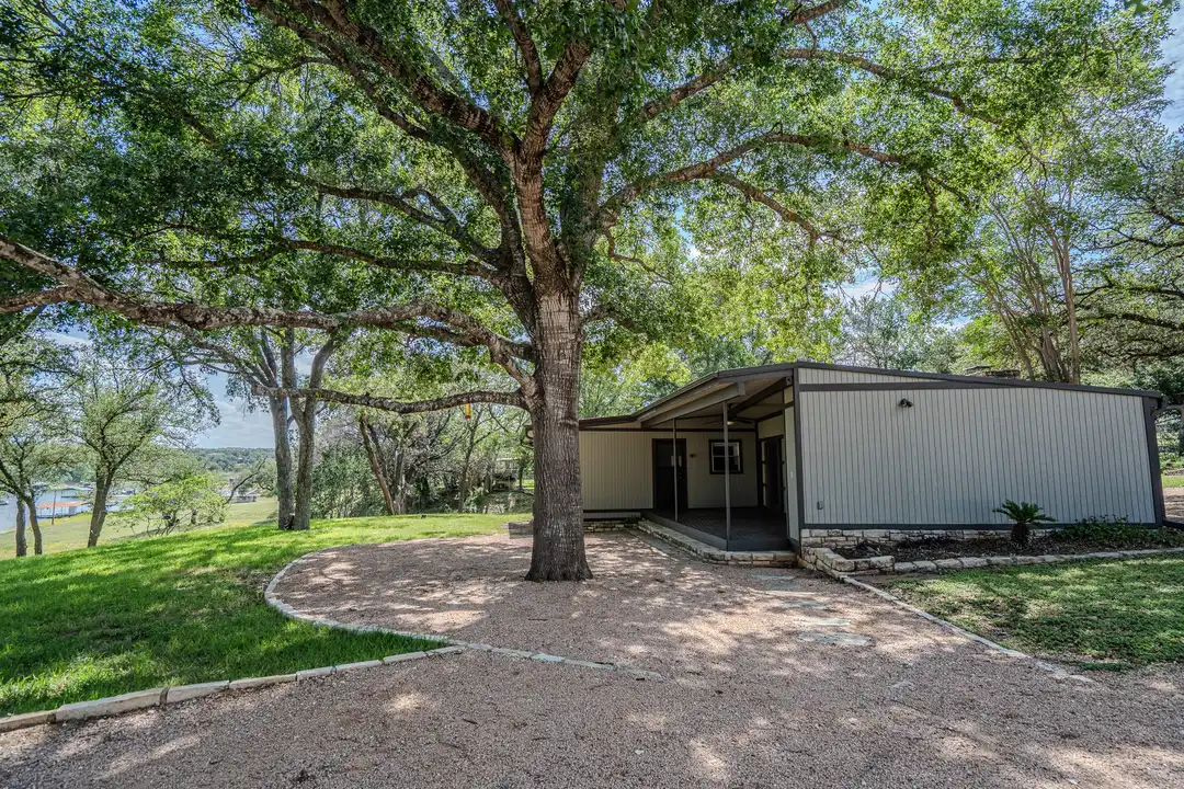 16013 Edwards Dr - View 2