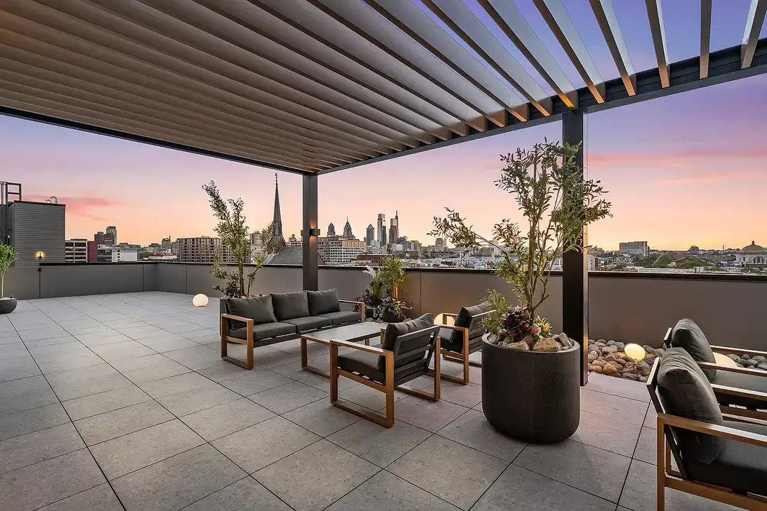 Apartment in Philadelphia, Center City - View 3