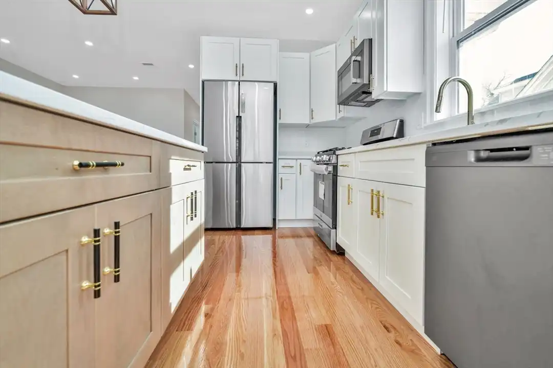 Apartment in Boston, Mattapan - View 3