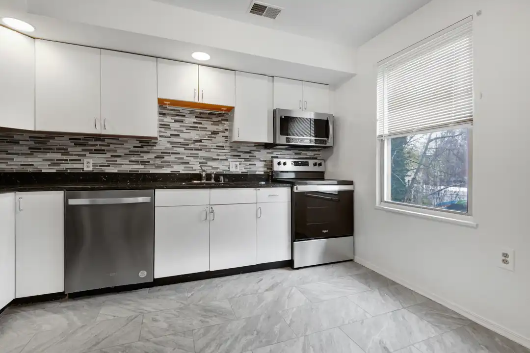 2705 24th St NE - View 5