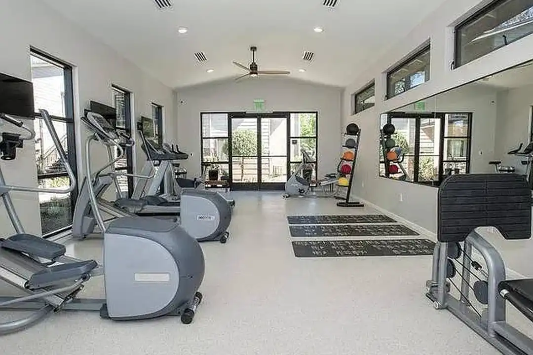 LAUREL GLEN – photo 1 of 9