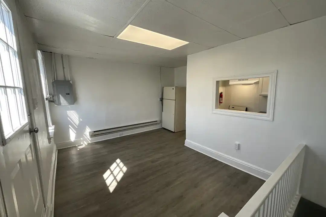 834 E Philadelphia St unit 3 - View 2