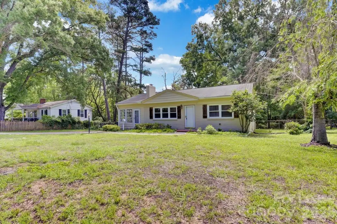 121 Marshdale Ave SW - View 3