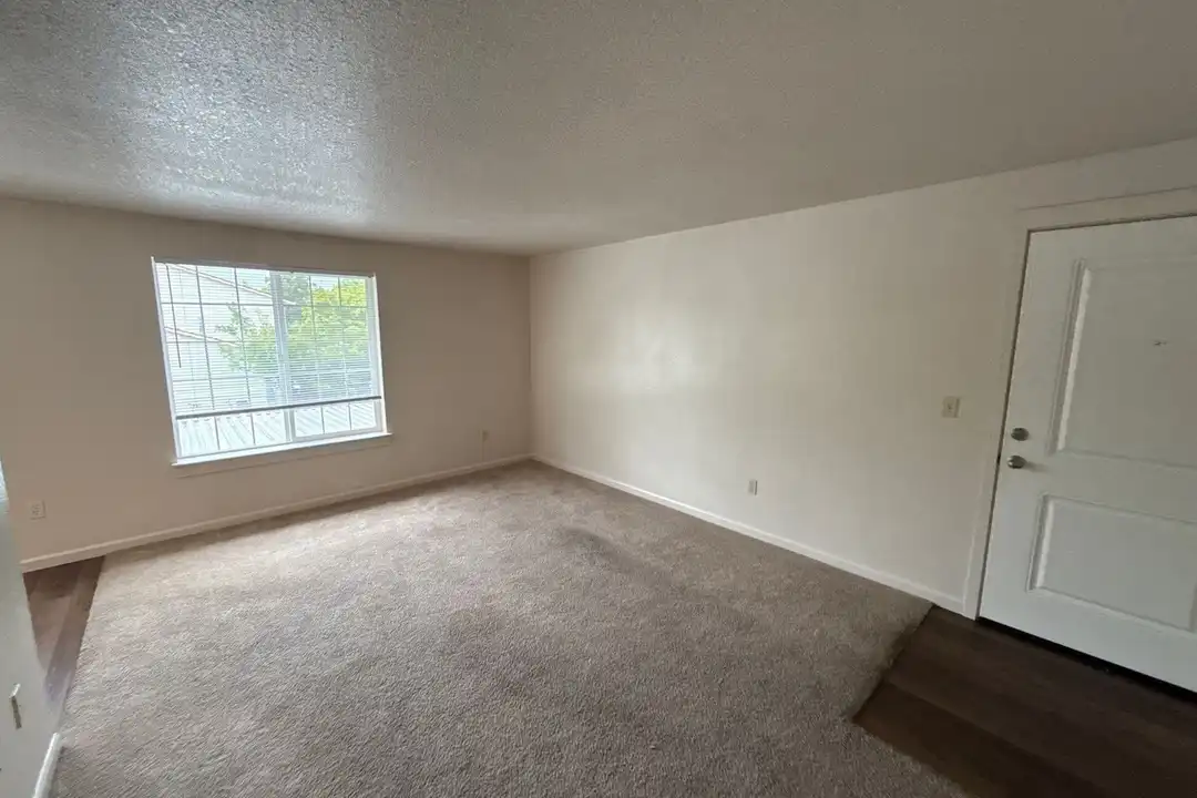 905 Bryan Ct - View 4