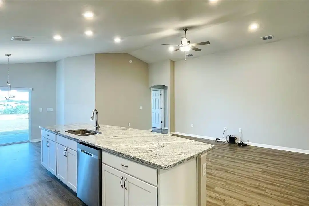 1387 Mountain Flower Ln - More