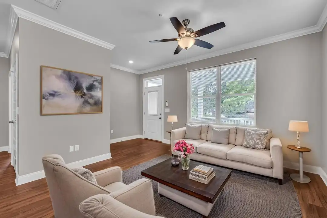 702 Moore St - View 3