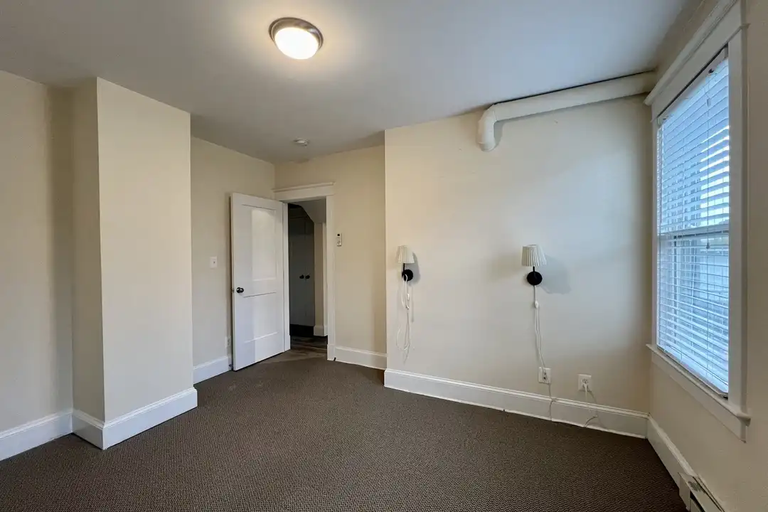 4126 Lee Hwy unit CC - More