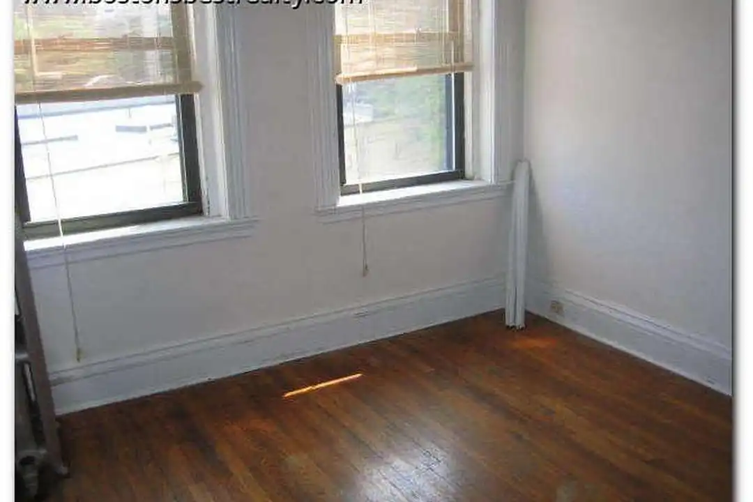 31 St Lukes Rd - View 2