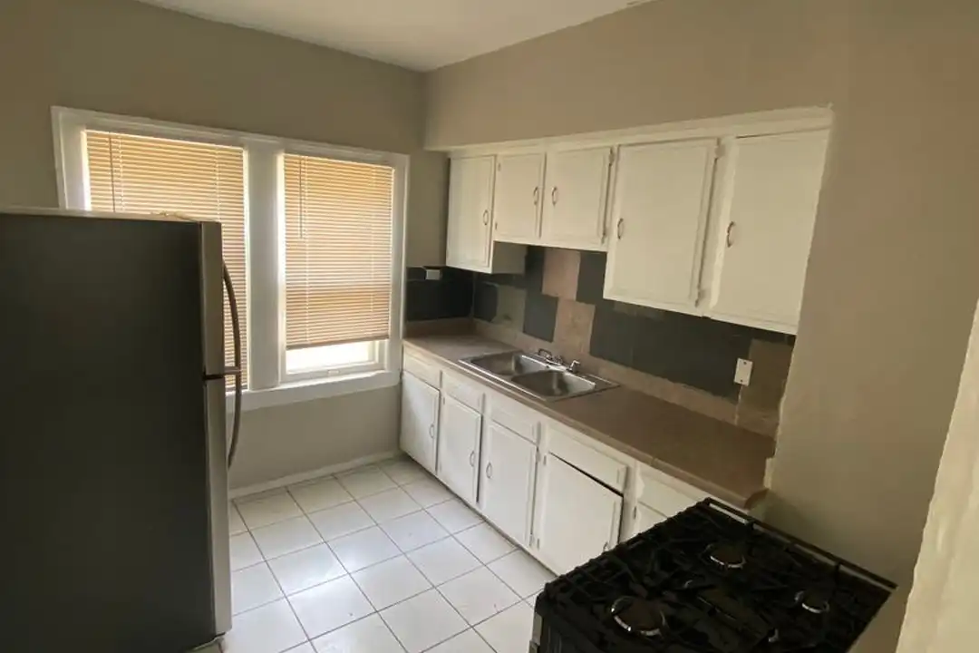 3259 E 123rd St unit 3259 - DN Unit – další