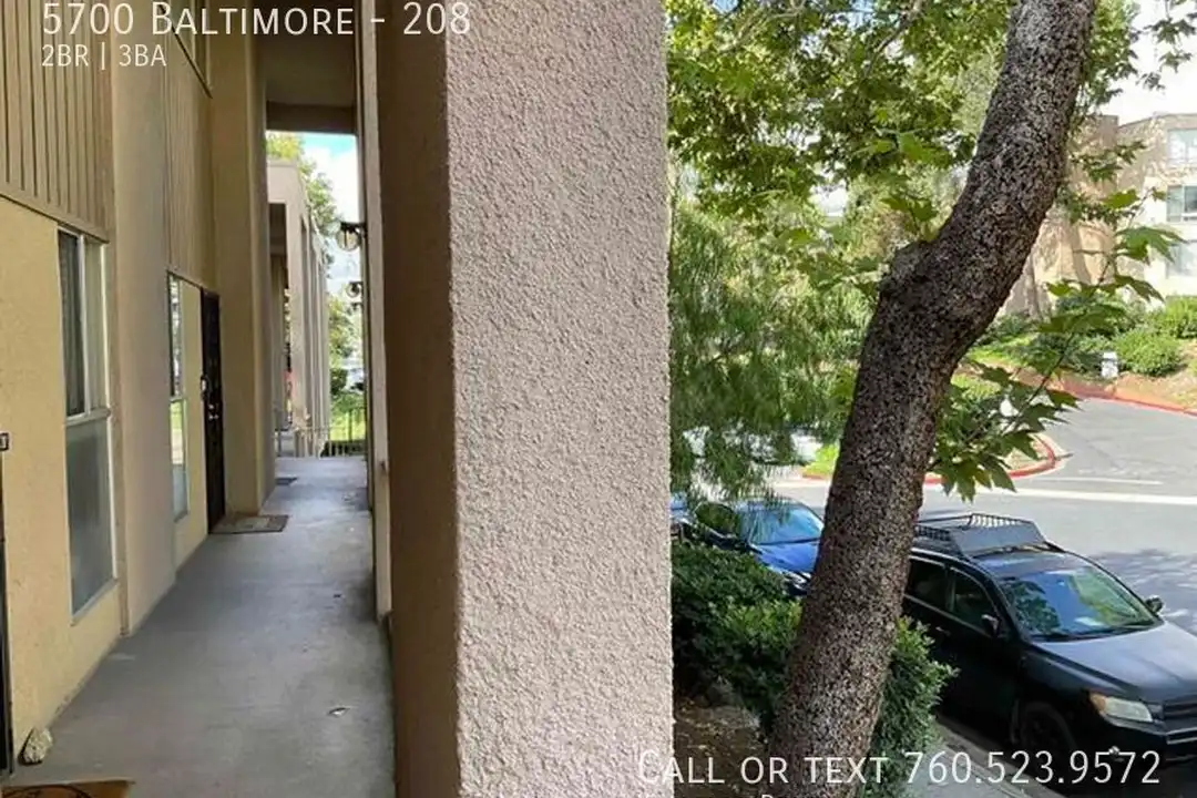 5700 Baltimore Dr - View 4