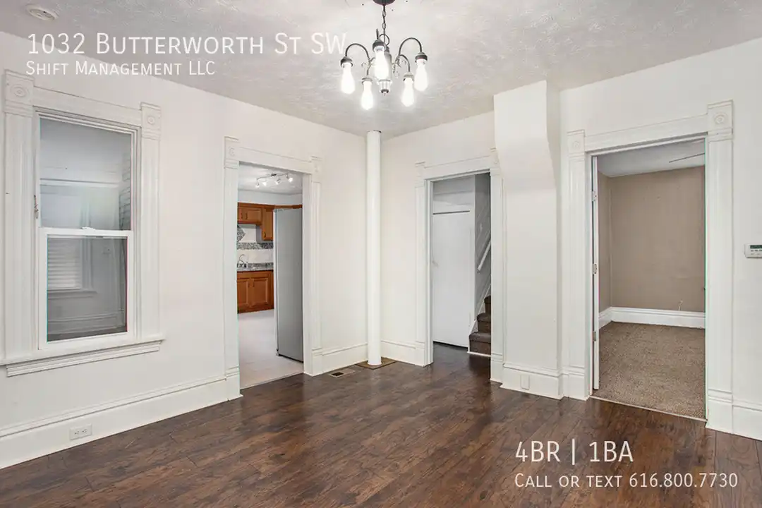 1032 Butterworth St SW - View 2