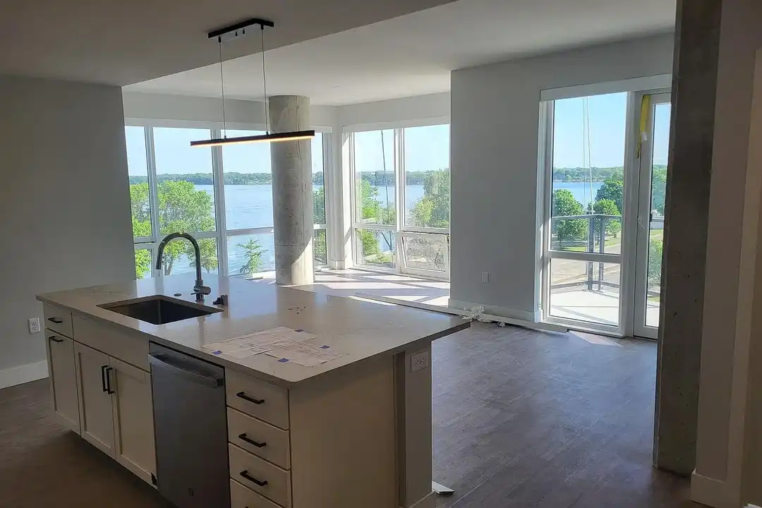 The Adria 179 W. Wilson St. – photo 1