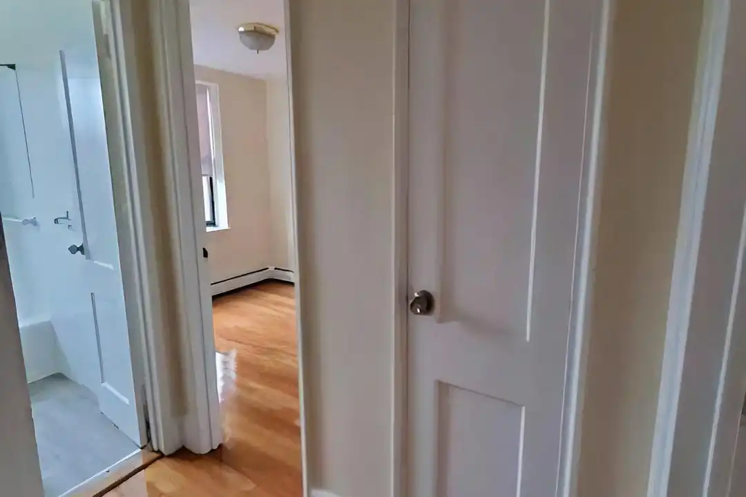 15 Victory Rd - View 4