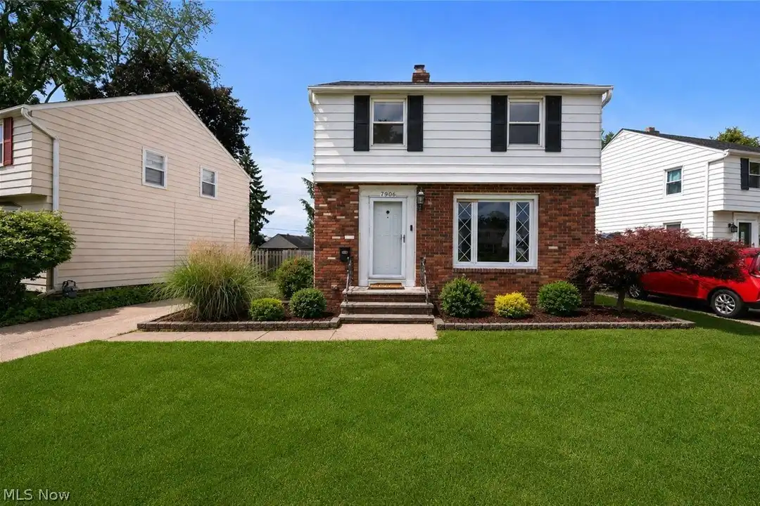 7906 Kenton Ave – photo 1