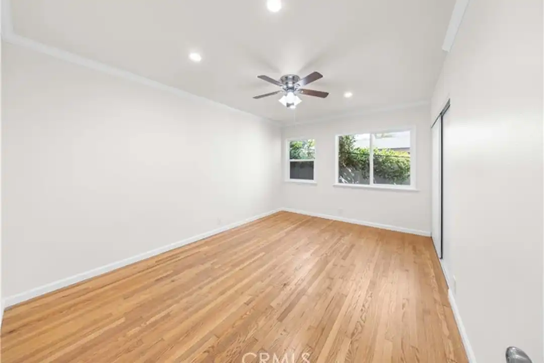 2074 Summit Ave - View 6
