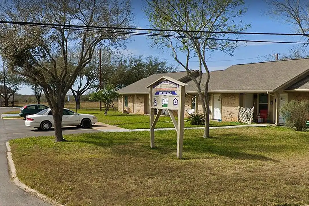 711 N Sigrid Ave unit 102 - View 3
