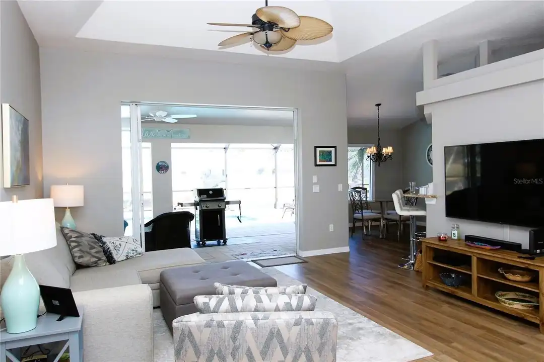 42 Mark Twain Ln - View 2