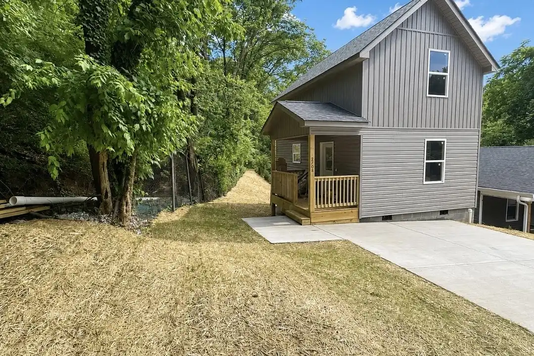2708 E 21st St – photo 1