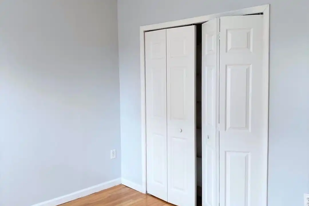 64 Glenwood Ave unit 101 - More