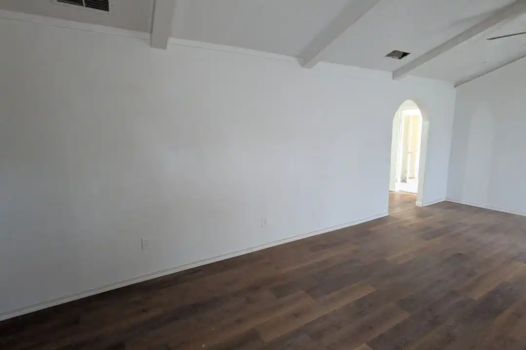 House in Lubbock - View 4