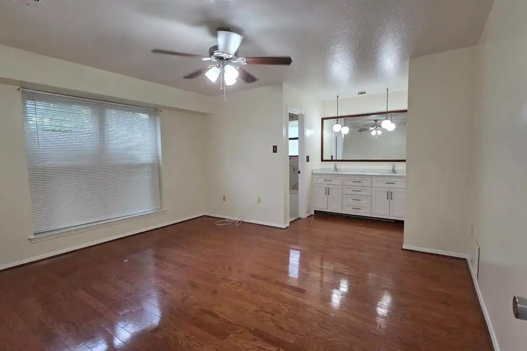 9144 Highpoint Rd - More