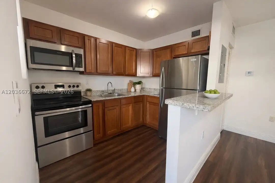 540 NW 7th St #4 - View 3