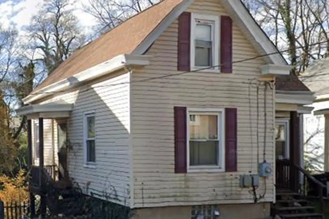 1559 Ambrose Ave – photo 1