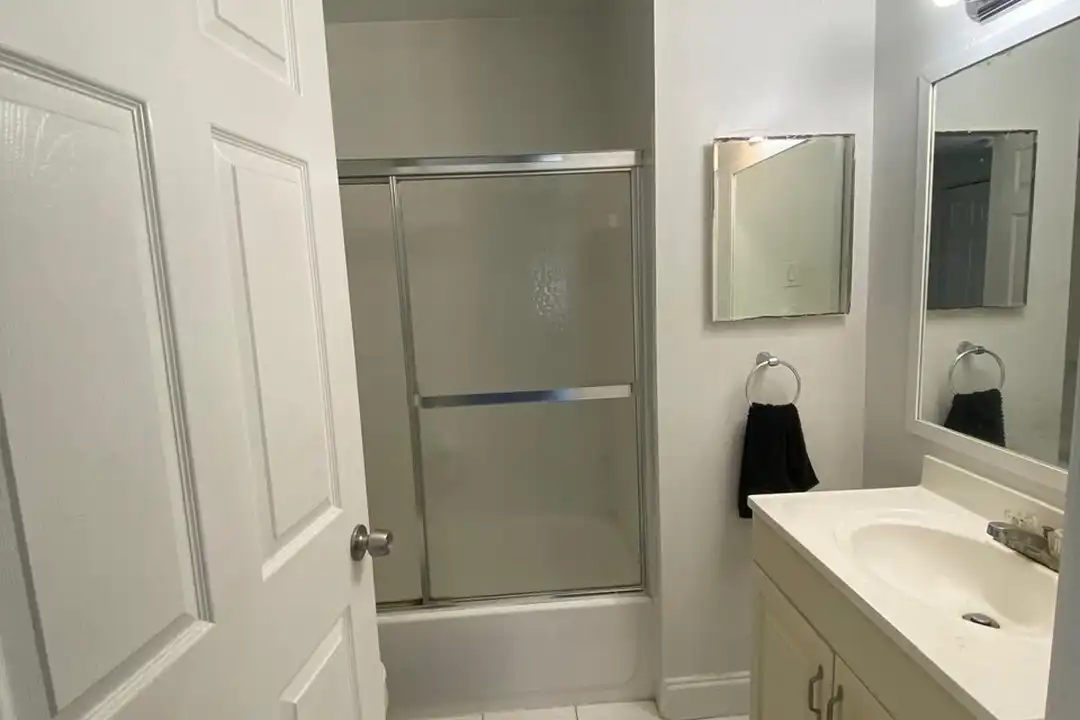 Apartment in Miami - View 5