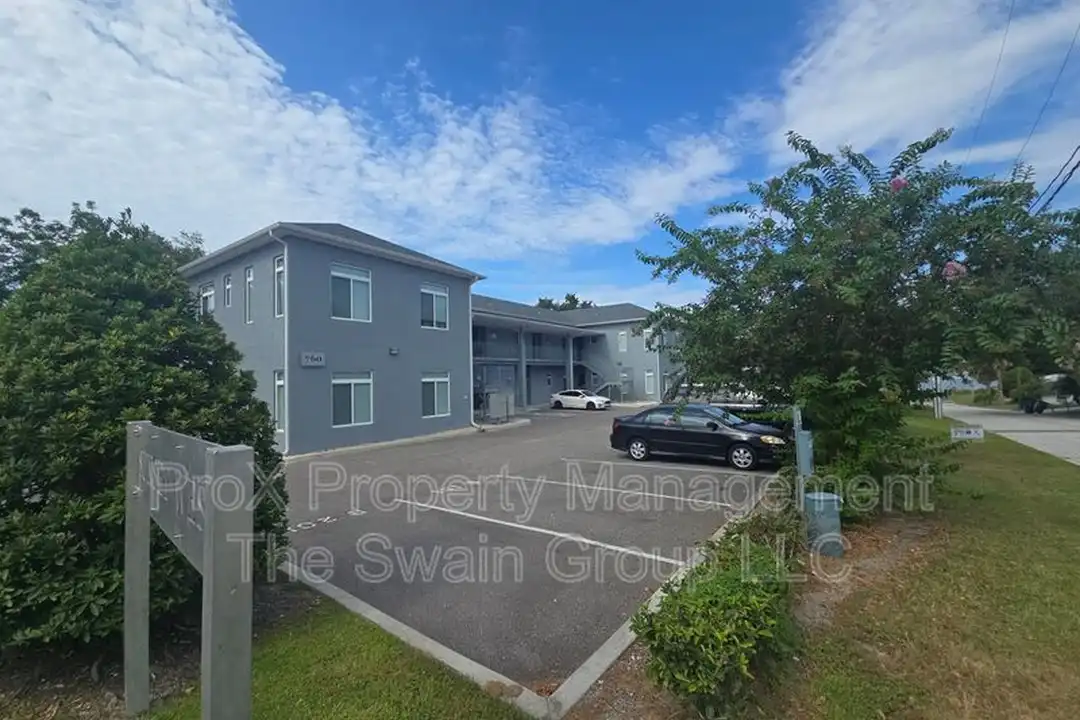 750 Ave C SW unit 101 – photo 1