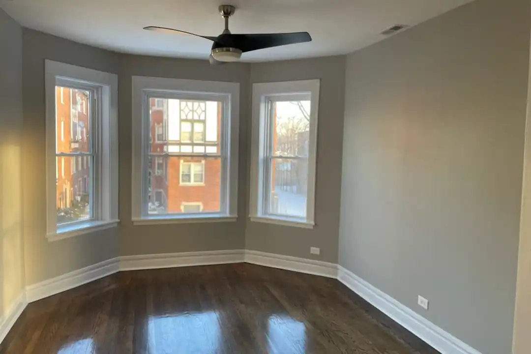 7108 S Champlain Ave unit Unit 2 - View 3