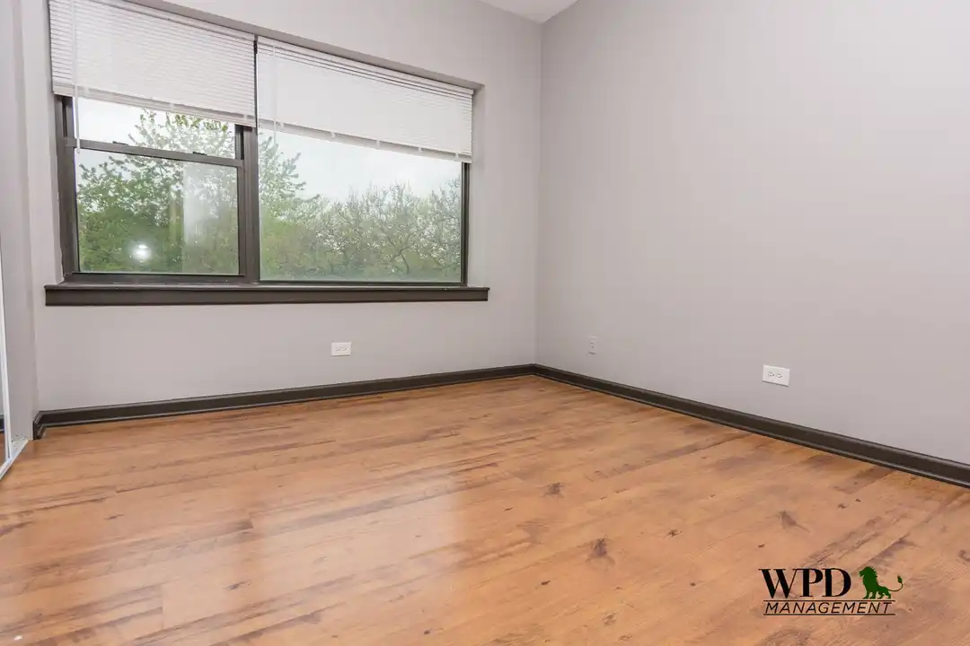 Apartment in Hyde Park Township, Grand Crossing, Greater Grand Crossing - View 4