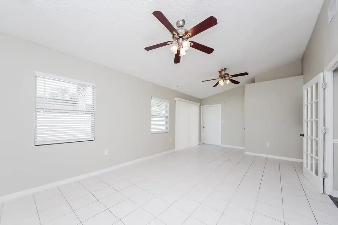 911 San Rafael Way - More