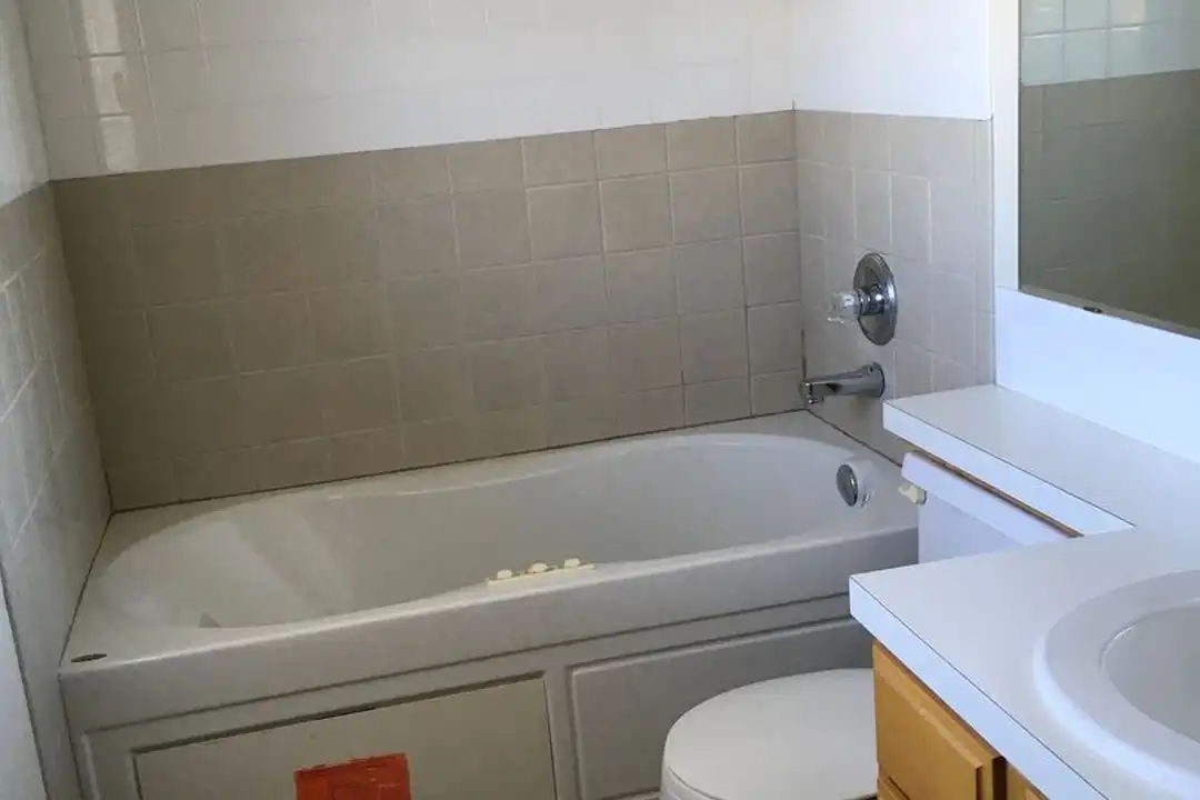 3103 Summit Ct - View 2