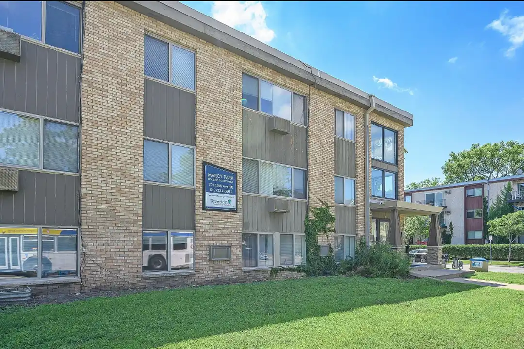 1000 10th Ave SE unit 1000-102 - View 3
