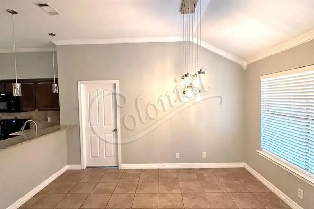 5010 James Loop - View 4