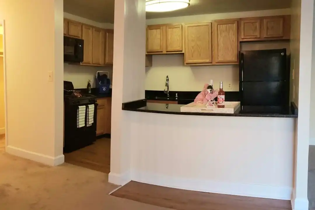 3331 Hewitt Ave unit 3331 #203 – photo 1
