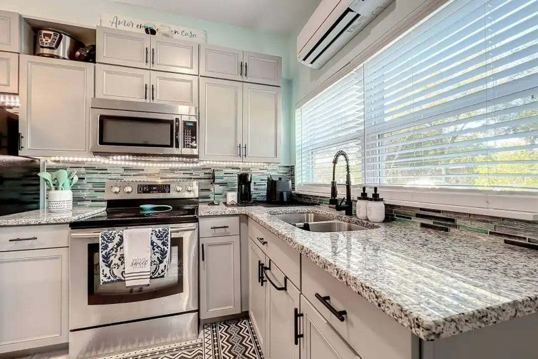 1245 Catalpa Ln unit 4 - More