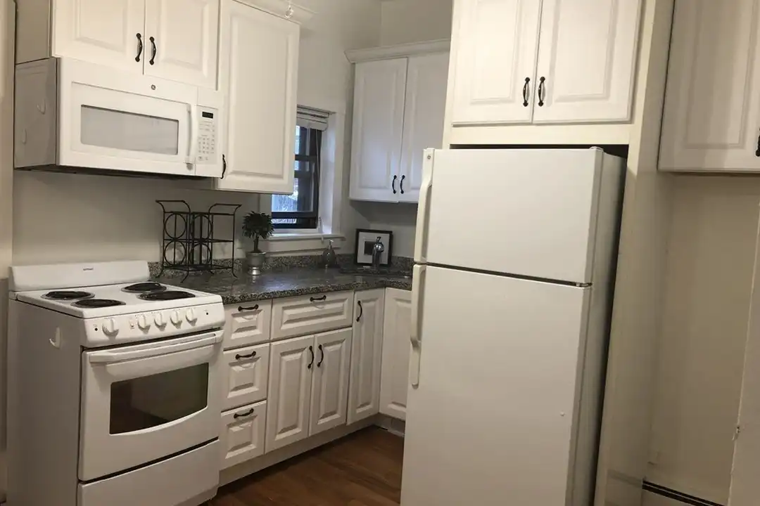 176 W Sixth St unit 2 - View 4