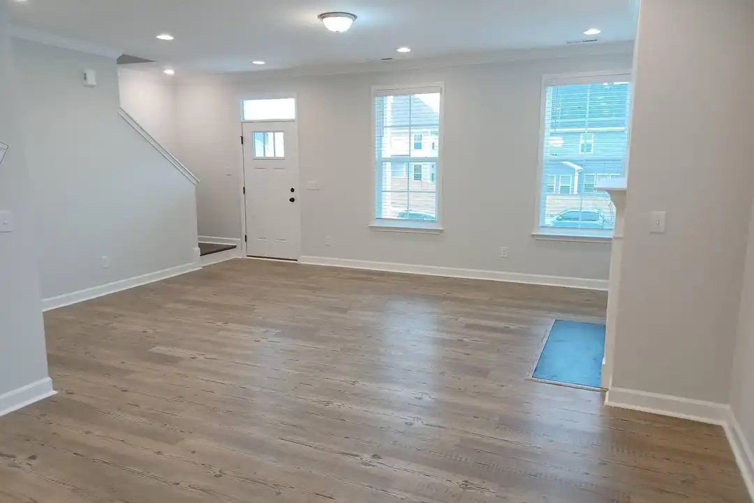 9104 Kitchin Farms Wy - View 2