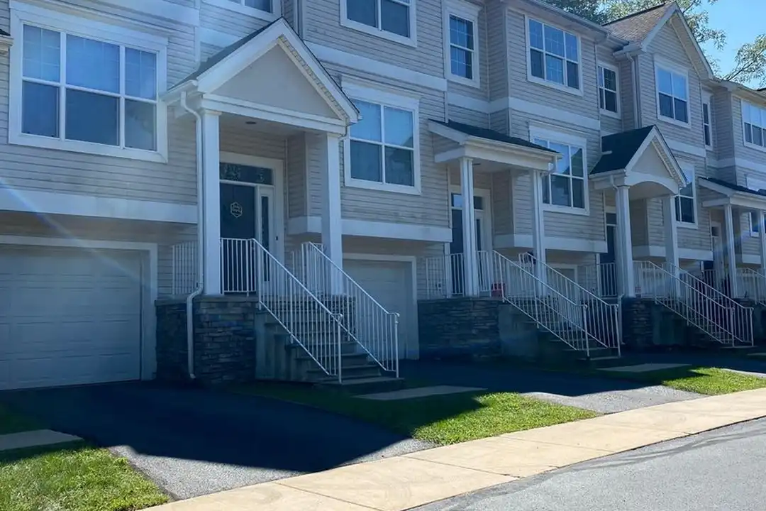 1120 Teaberry Ln unit 1-106 – photo 1