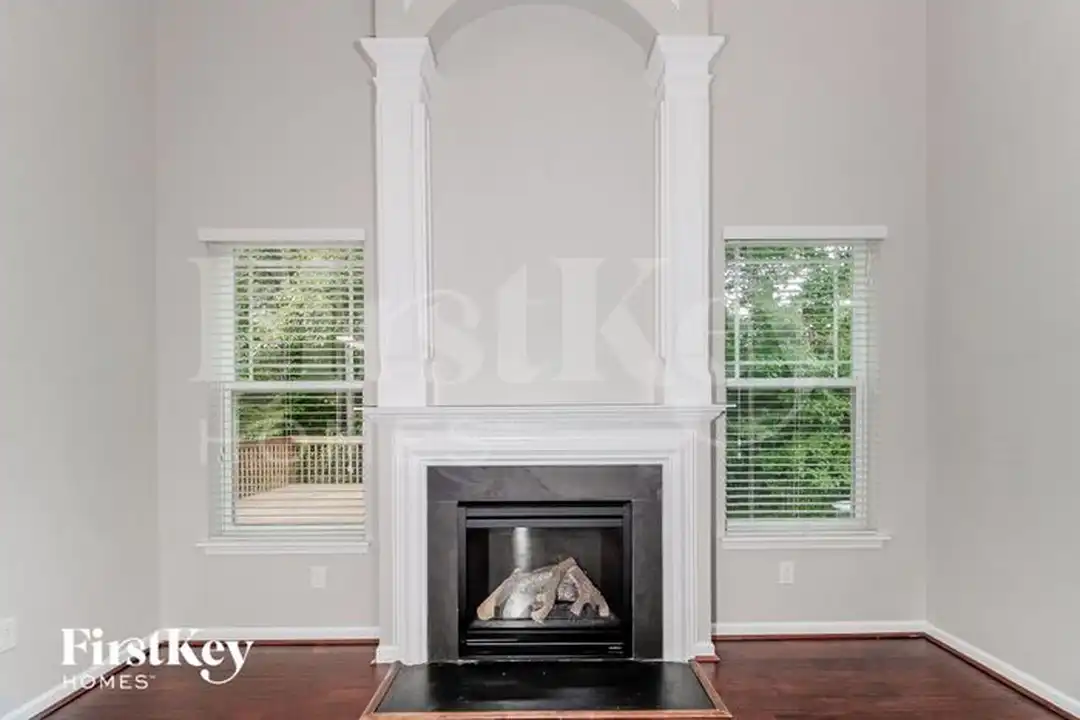 2675 Lamplight Cir - View 2