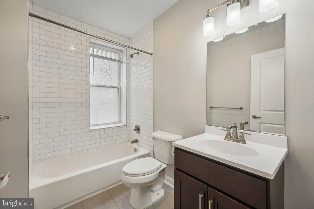 4300 Chestnut St #1 - More
