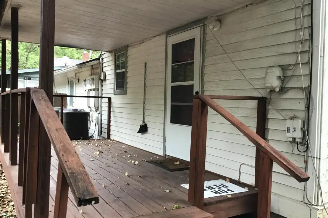 1043 Delaware St - View 2