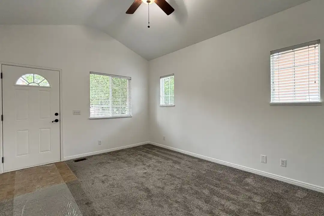 Apartment in Draper - View 2