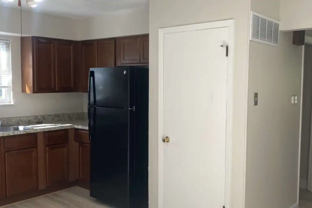 8 Holloway Dr unit B - More