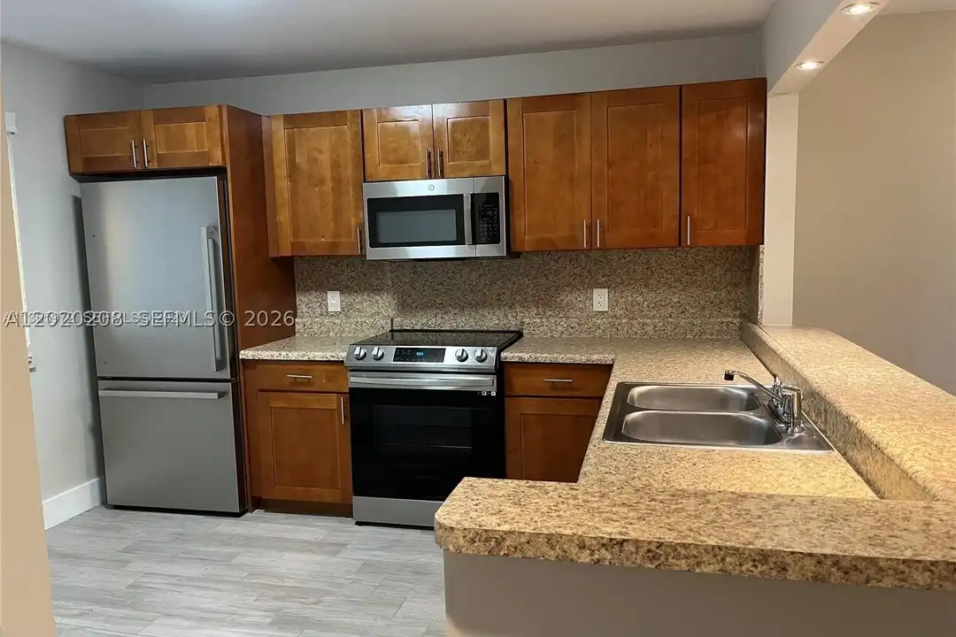 436 Lakeview Dr #203 - View 3