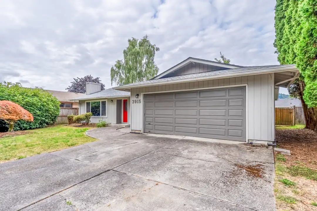 3915 Pine St – photo 1